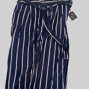 Plus  Ava & Viv Size 2X Long Navy Blue Striped Pant New with Tags. Front Tie Bel